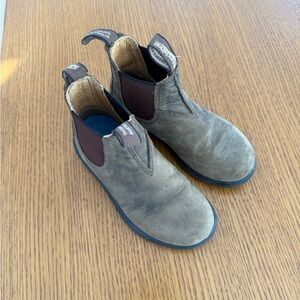 Blundstone Kids Rustic Brown Boots size 12 US